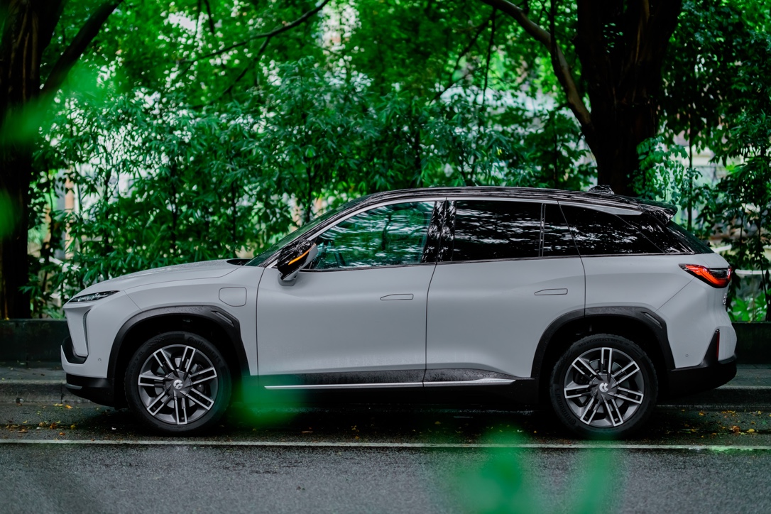 停靠在乡间小路上的鸭脖es6_鸭脖es6怎么样-口碑精选