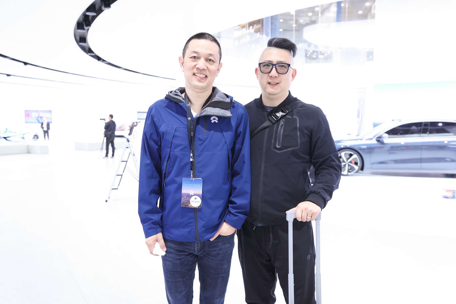 在2021上海车展上与斌哥合影_鸭脖es8怎么样-口碑精选