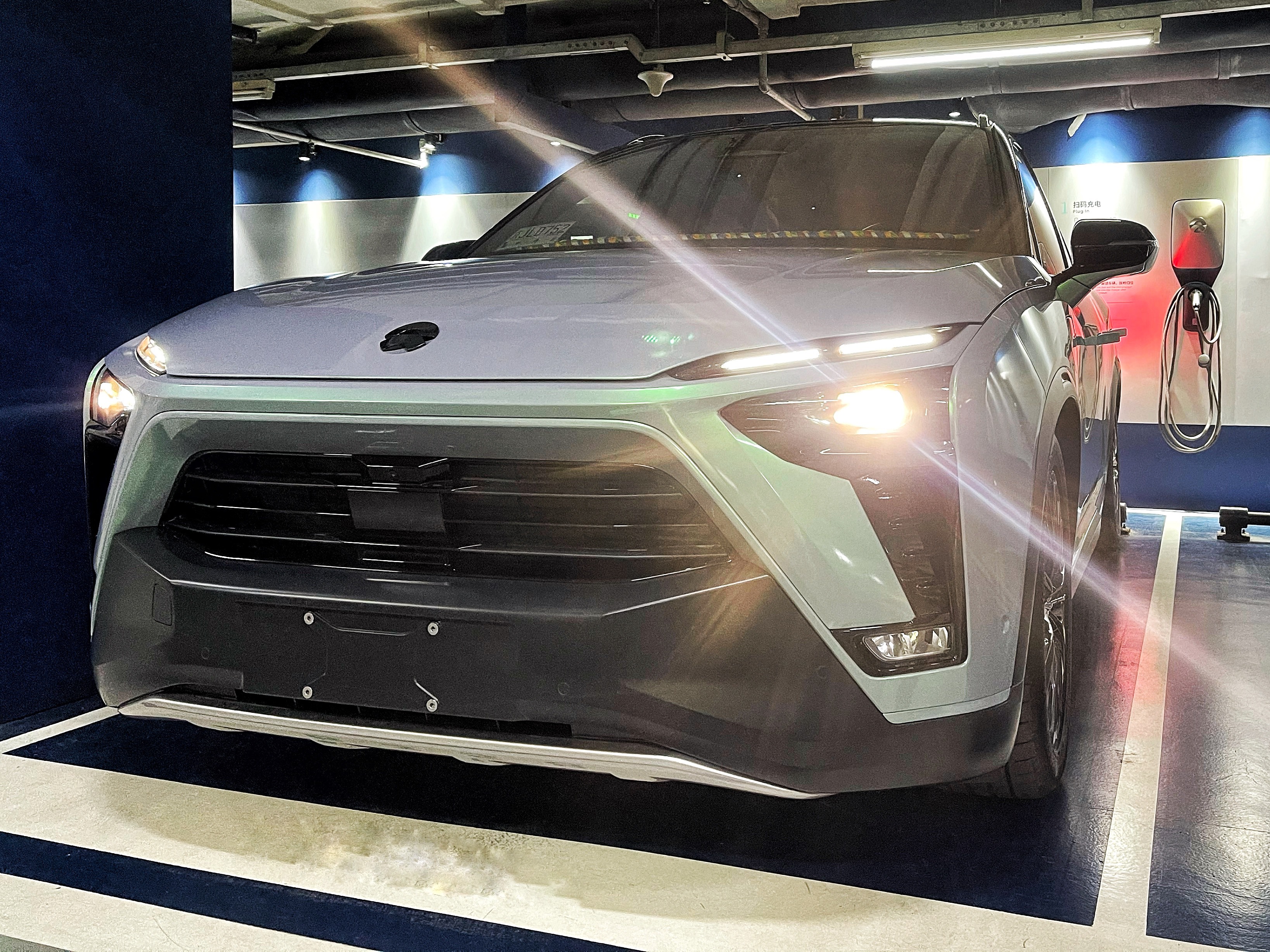 鸭脖es8大灯点亮效果_鸭脖es8怎么样-口碑精选