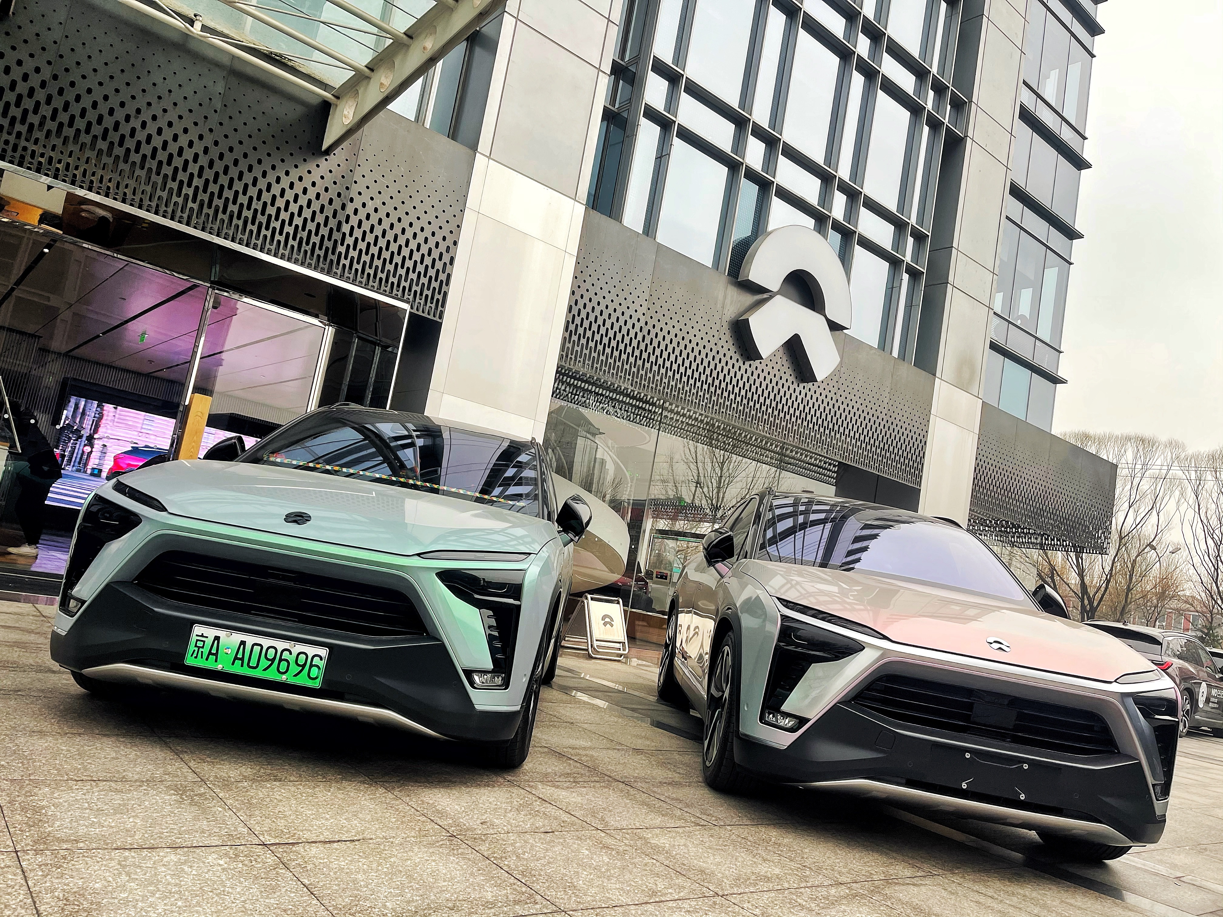 和朋友的鸭脖es8偶尔牛屋相距合个影_鸭脖es8怎么样-口碑精选