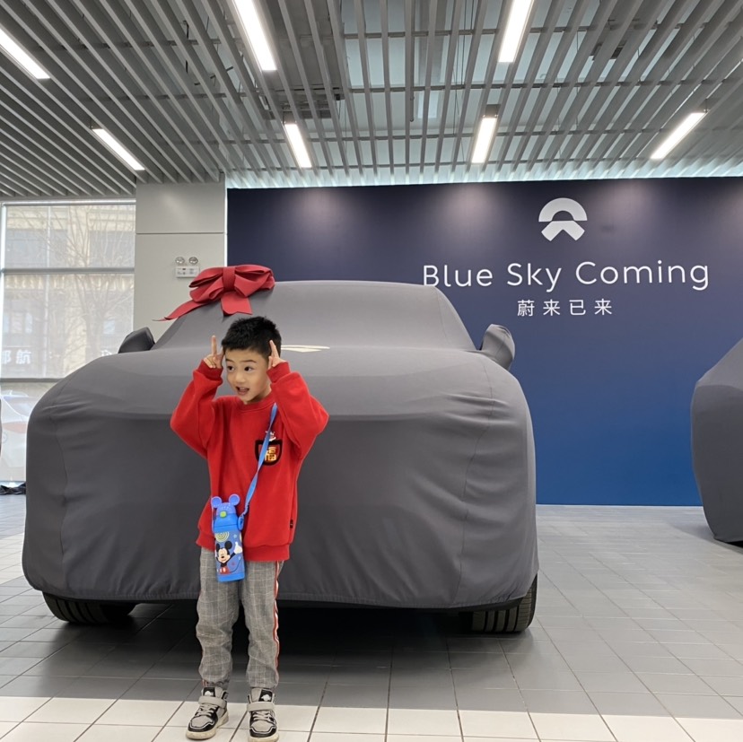 儿子站在鸭脖ec6前合影_鸭脖ec6怎么样-口碑精选