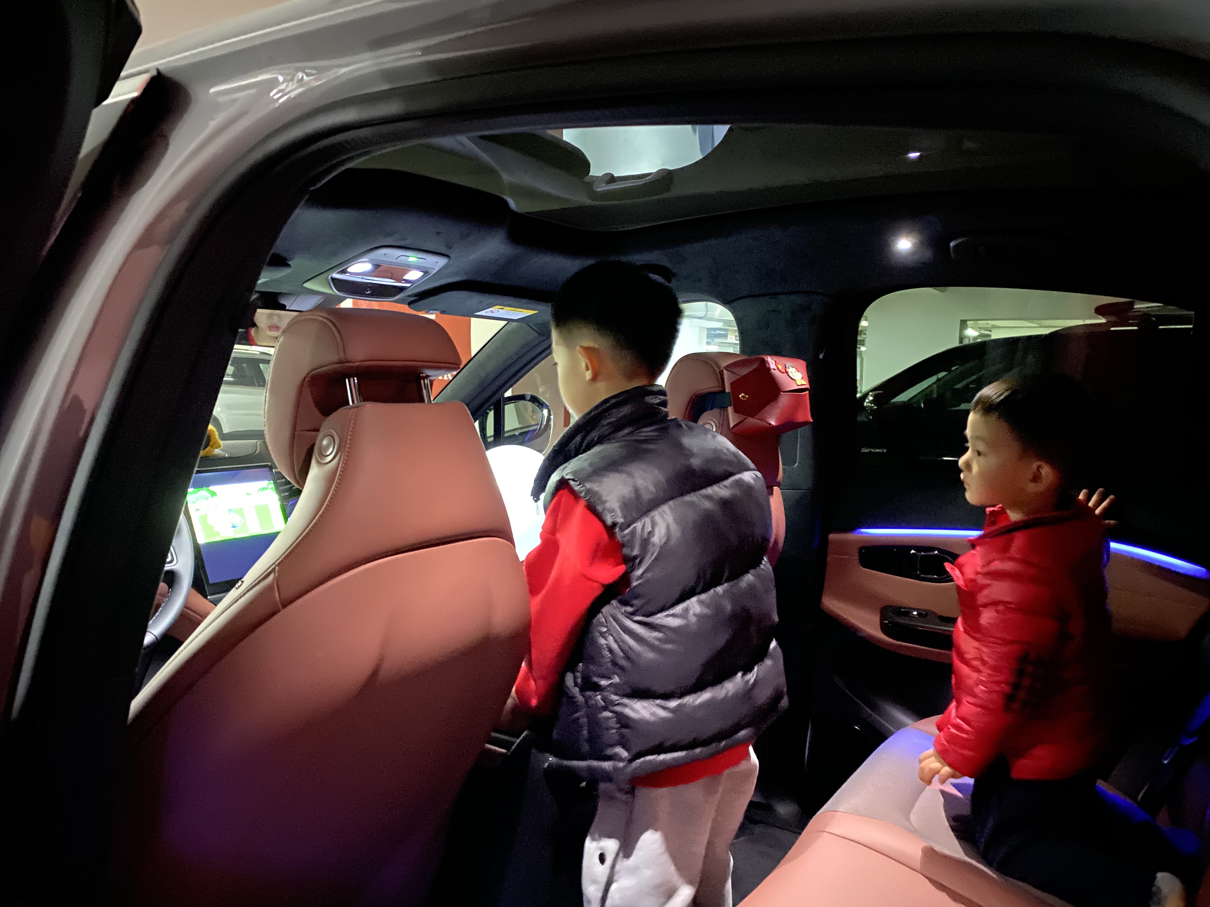 儿子坐在鸭脖ec6后排_鸭脖ec6怎么样-口碑精选