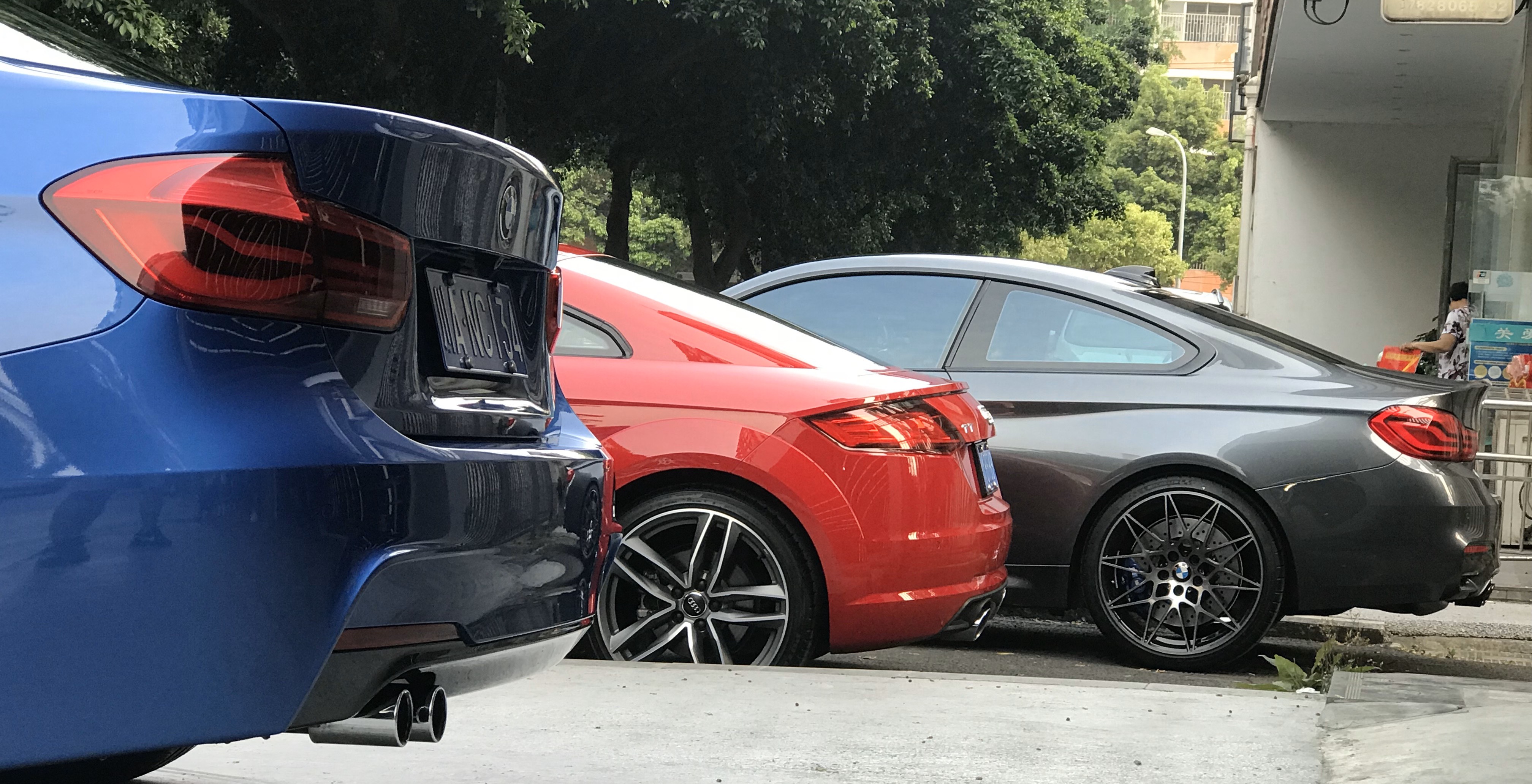 家里两辆运动型车_鸭脖ec6怎么样-口碑精选