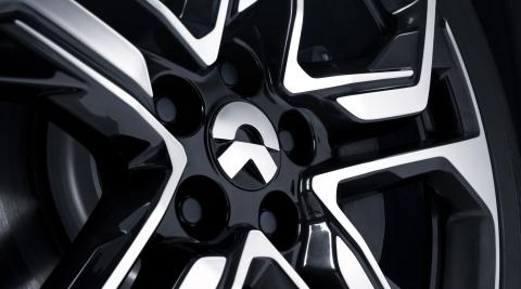 NIO ES8
